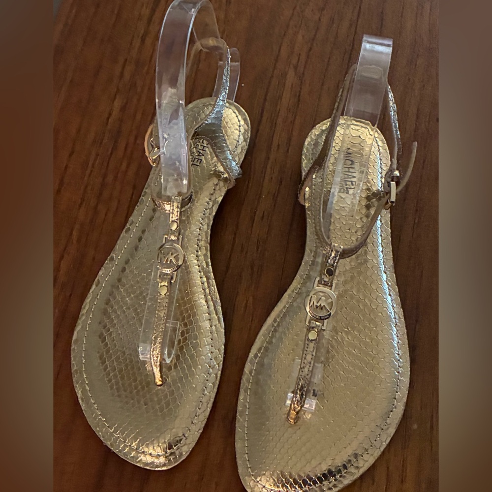 Michael Kors nwot Gold thong logo Sandals